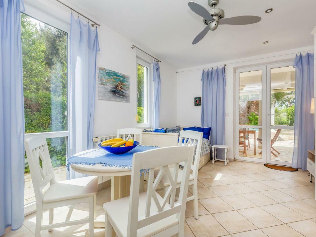 Beautiful In Premantura With Private Pool And Sea View
