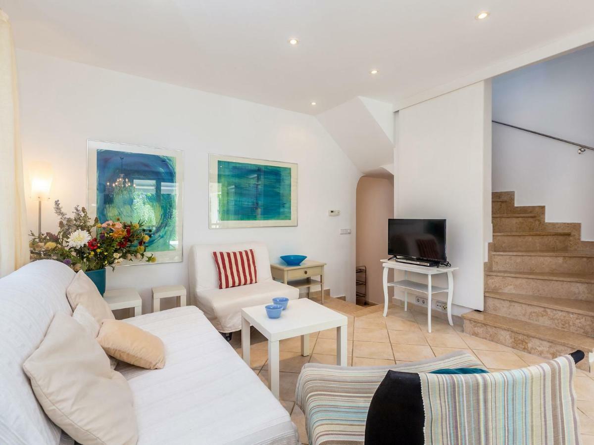 Beautiful In Premantura With Private Pool And Sea View